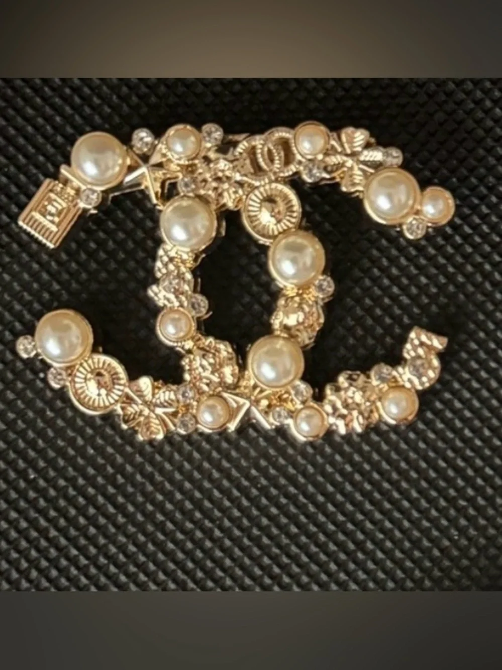 Chanel Gold Classic Pearl Crystal Cc Logo Pin Brooch - Picture 4 of 6